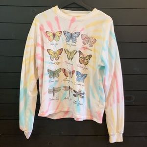SOLD 🦋 Sweater
